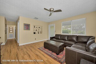 1532 NE 39th St in Oakland Park, FL - Building Photo - Building Photo