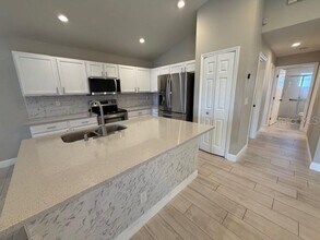 3022 Bay Laurel Cir S in Kissimmee, FL - Building Photo - Building Photo