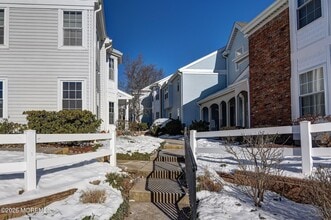 159 Tulip Ln in Freehold, NJ - Building Photo - Building Photo