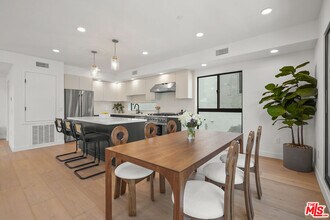 715 N Alfred St in West Hollywood, CA - Building Photo - Building Photo
