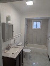 1159 McKinley St, Unit A in Wyandotte, MI - Foto de edificio - Building Photo