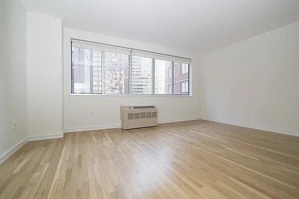40 Gold St in New York, NY - Building Photo