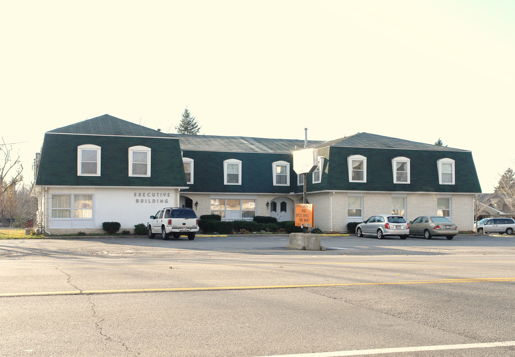 The Executive Building in Clarence, NY - Building Photo