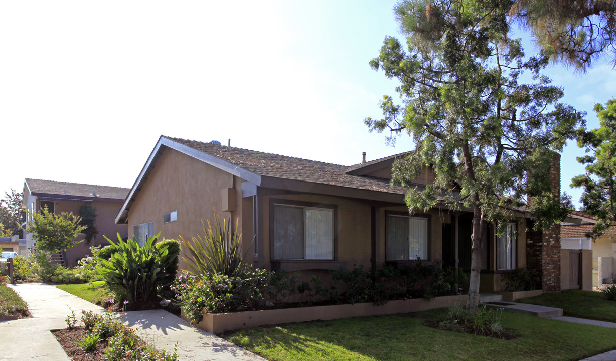 2078 S Nautical St in Anaheim, CA - Building Photo