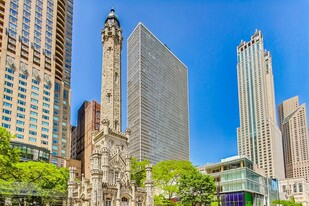 111 E Chestnut St in Chicago, IL - Building Photo