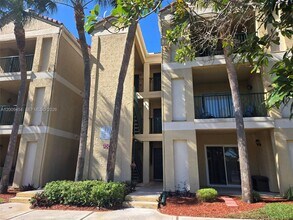 733 Riverside Dr in Coral Springs, FL - Building Photo - Building Photo