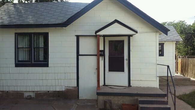 1921 Claremont Ave-Unit -1921.5 Claremont in Pueblo, CO - Building Photo - Building Photo