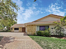 501 NW 107th Terrace in Coral Springs, FL - Building Photo