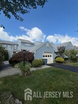 28 Daniel Webster Ave in Monroe Township, NJ - Building Photo
