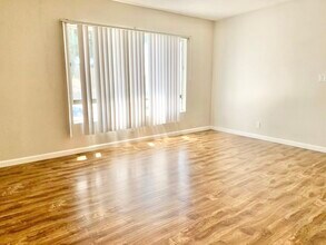 639 E Martin Luther King Jr Blvd in Los Angeles, CA - Building Photo - Building Photo