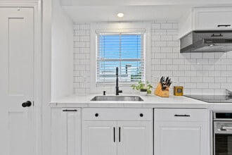 44 Williams Ave in Stonington, CT - Building Photo - Building Photo