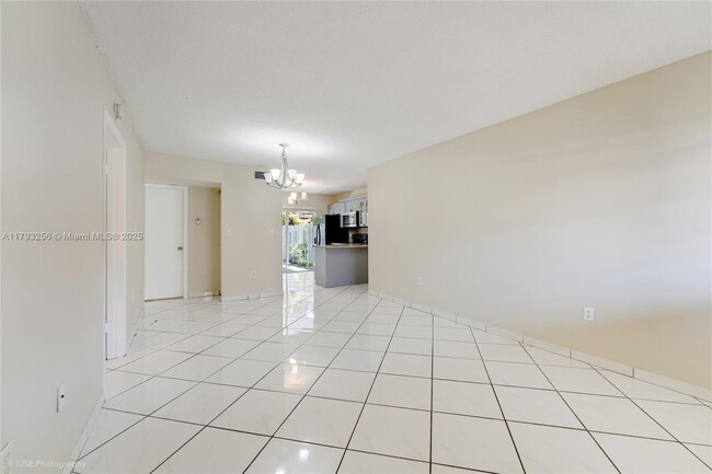 7724 W 29th Ln in Hialeah, FL - Building Photo - Building Photo