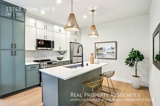 13748 Stone Ave N in Seattle, WA - Building Photo - Building Photo