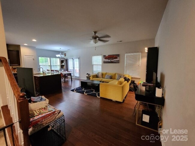 property at 11031 Discovery Dr NW