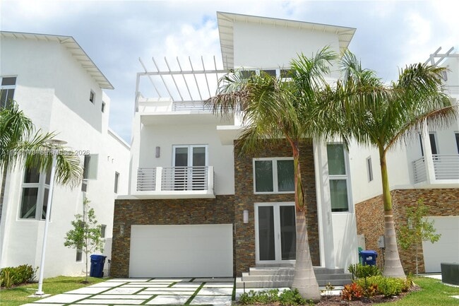 3375 NW 82nd Ct in Doral, FL - Building Photo - Building Photo