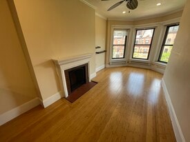 249 Newbury St, Unit 1 in Boston, MA - Building Photo