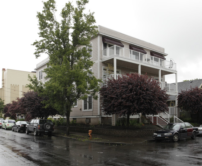 The Palace in Portland, OR - Foto de edificio - Building Photo