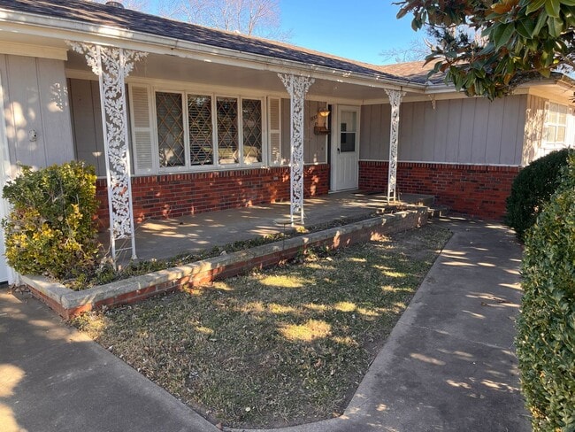 1853 E Gretna St in Springfield, MO - Building Photo - Building Photo