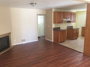 4609 W 172nd St, Unit b in Lawndale, CA - Building Photo - Building Photo