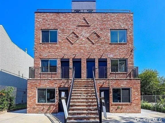 105 Wyona St-Unit -2 in Brooklyn, NY - Building Photo