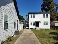 915 Eleanor St photo'