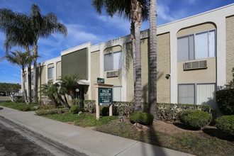 Palm Estates Apartments in El Cajon, CA - Building Photo - Building Photo