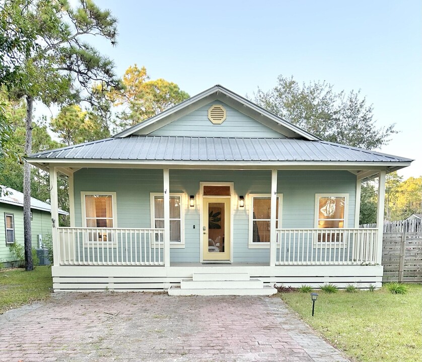 106 Georgie St in Santa Rosa Beach, FL - Building Photo