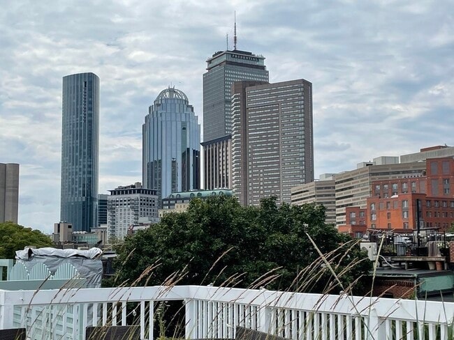 33 Lawrence St in Boston, MA - Building Photo - Building Photo