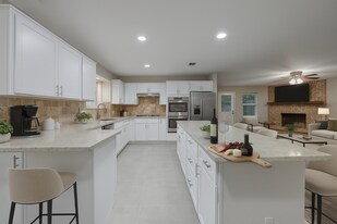 1624 Summer Pl Cir in Irving, TX - Building Photo