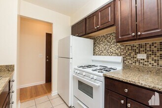 5820 N Sheridan Rd in Chicago, IL - Building Photo - Building Photo