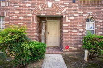 11735 Alief Clodine Rd in Houston, TX - Building Photo - Building Photo