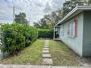 2292 NW 26th St in Miami, FL - Building Photo - Building Photo