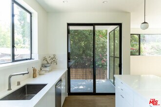 6348 Primrose Ave in Los Angeles, CA - Building Photo - Building Photo