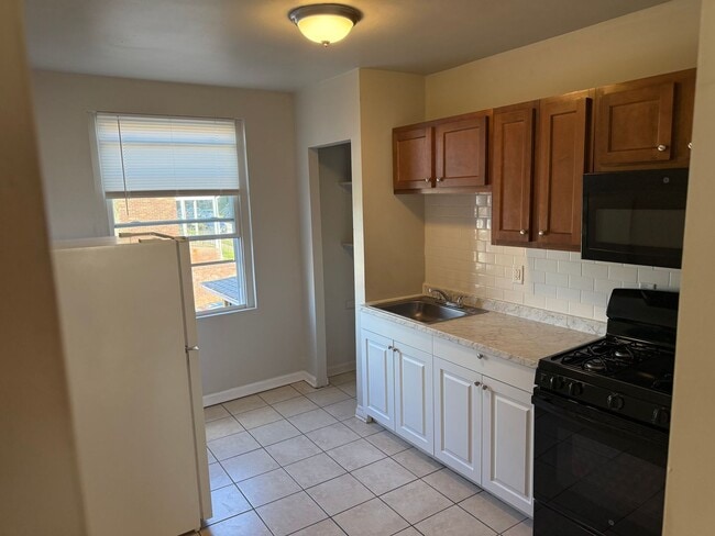 2803 Edison Hwy in Baltimore, MD - Building Photo - Building Photo