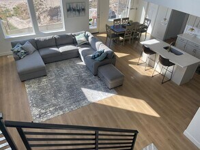 1307 W Quailhill Rd, Unit Whole in Saratoga Springs, UT - Foto de edificio - Building Photo