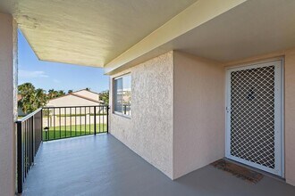 275 Palm Ave, Unit 201 in Jupiter, FL - Building Photo - Building Photo