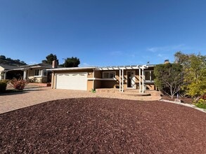 1210 Sleepy Hollow Ln in Millbrae, CA - Building Photo - Building Photo