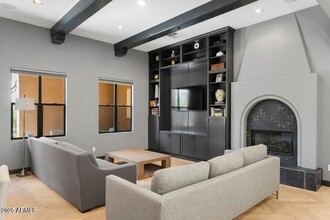 18650 N Thompson Peak Pkwy in Scottsdale, AZ - Building Photo - Building Photo