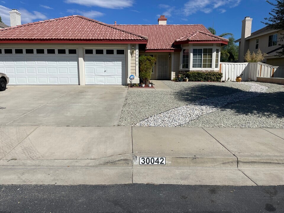 30042 Sugarpine St in Lake Elsinore, CA - Building Photo