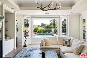 5325 Collingwood Cir in Calabasas, CA - Building Photo - Building Photo
