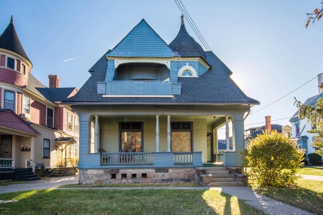 property at 614 Cherry St SE