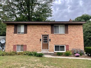3607 Colby Ave SW in Wyoming, MI - Building Photo - Building Photo