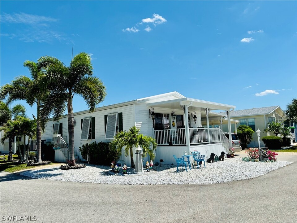 6 Drum Dr in Punta Gorda, FL - Building Photo