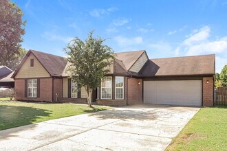 6935 Amanda Dr N in Olive Branch, MS - Building Photo - Building Photo
