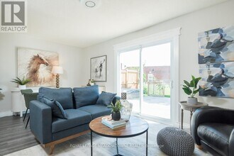 611 Beaver Ct in Milton, ON - Building Photo - Building Photo