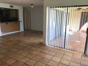 8860 SW 123rd Ct-Unit -K205 in Miami, FL - Foto de edificio - Building Photo