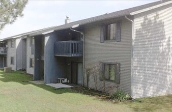 811 S Carney Dr in St Clair, MI - Building Photo - Building Photo