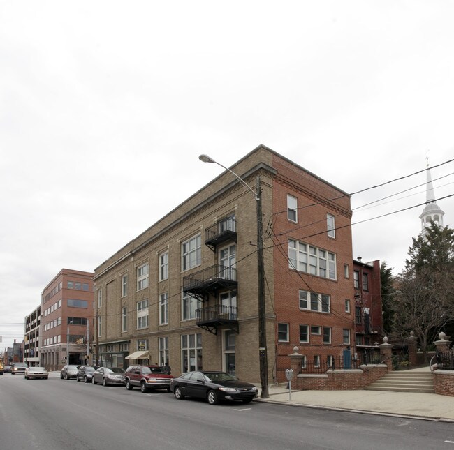 57 S George St in York, PA - Foto de edificio - Building Photo