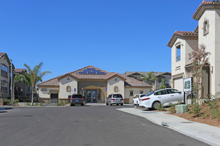 Cielo Carmel in San Diego, CA - Foto de edificio - Building Photo