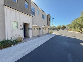 2269 W Echo Ln in Phoenix, AZ - Foto de edificio - Building Photo